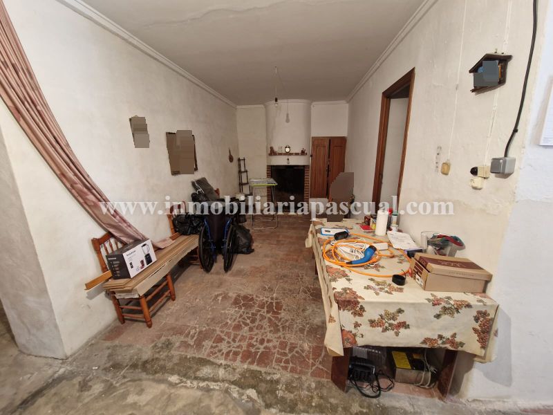 SE VENDE CASA UNIFAMILIAR EN MURO DE CALCOY 