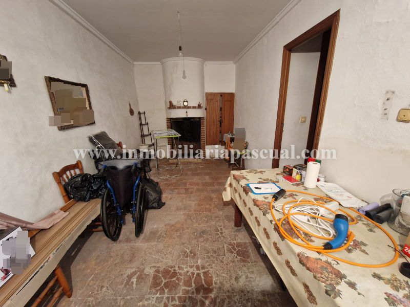 SE VENDE CASA UNIFAMILIAR EN MURO DE CALCOY 