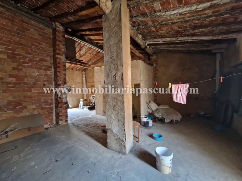 SE VENDE CASA UNIFAMILIAR EN MURO DE CALCOY 