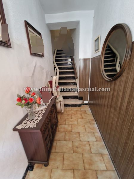 SE VENDE CASA UNIFAMILIAR EN MURO DE CALCOY 