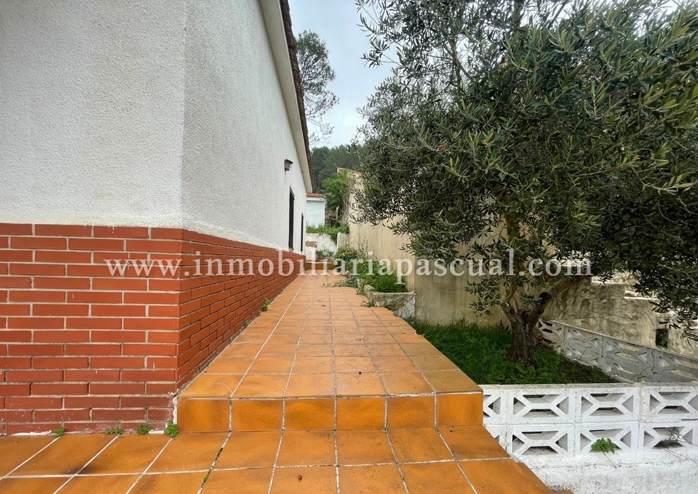COUNTRY HOUSE FOR SALE IN LORCHA