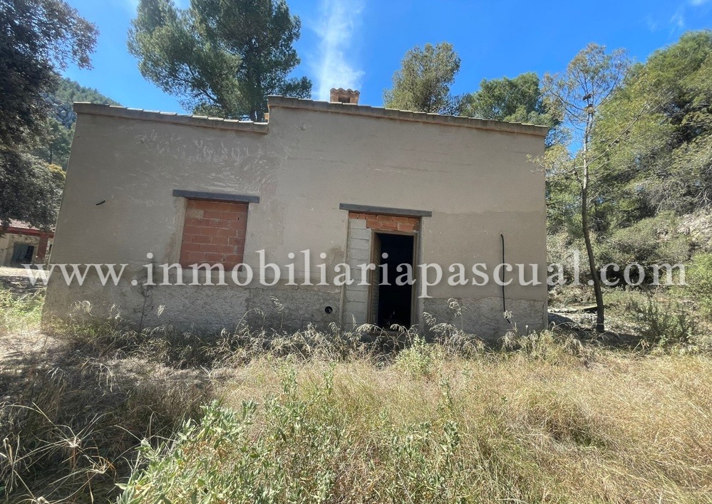 COUNTRY HOUSE FOR SALE IN MURO-AGRES
